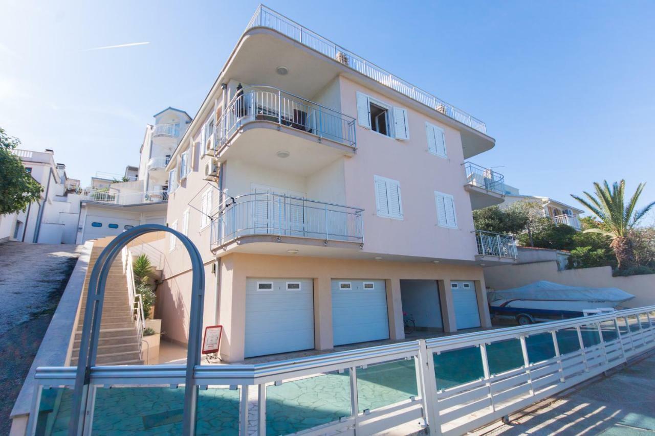 Luxury Apartment L&A Трогир Екстериор снимка